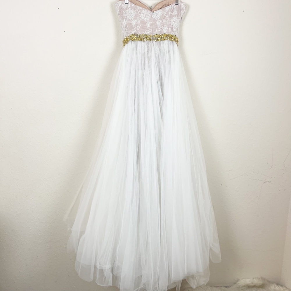 Sherri Hill White Lace Strapless Gown Size 4 - Picture 7 of 7